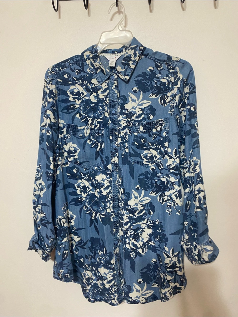Blue Floral snap-front Shirt - Lightweight Women's Top Vintage Look